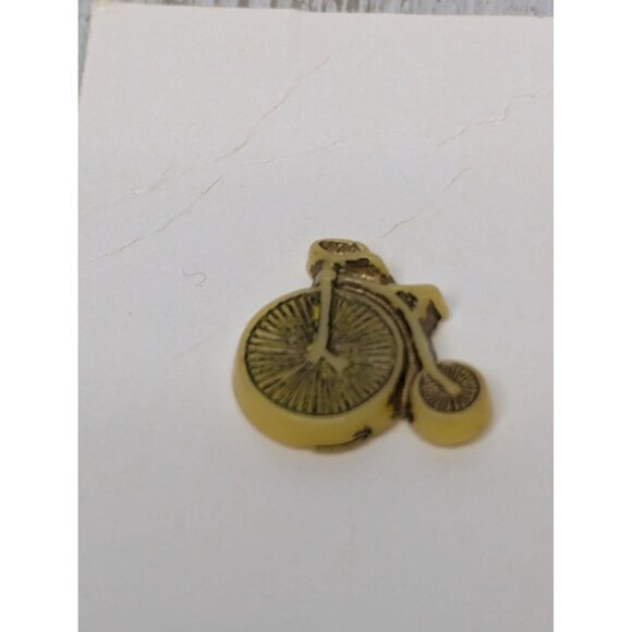 Vintage Buttons Celluloid Yellow Set 5 Transportation Bike Train Wagon Car Plane - Picture 3 of 7